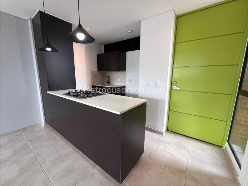 Charming 2BR Apartment with Balcony in Estadio