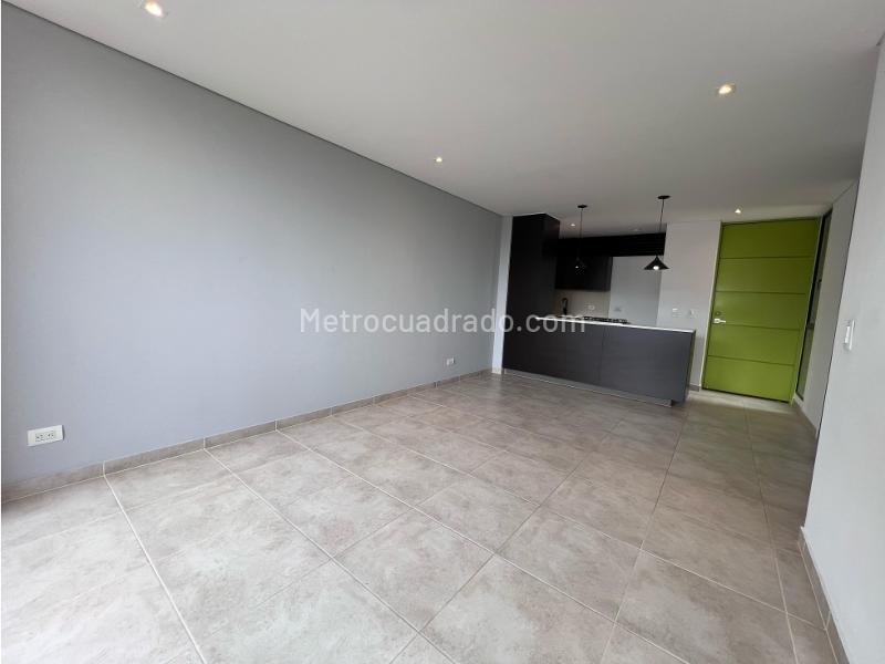 Apartamento de 2 Alcobas con Balcón en Estadio, Envigado - 3