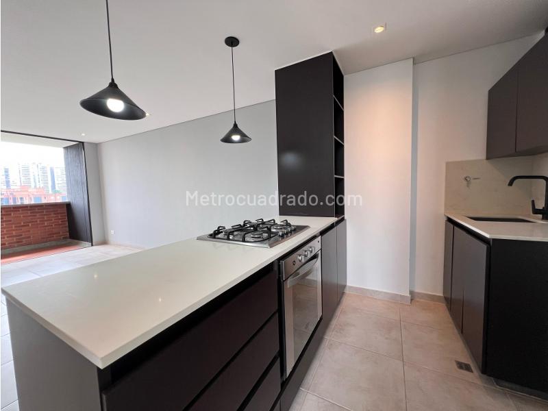 Apartamento de 2 Alcobas con Balcón en Estadio, Envigado - 4