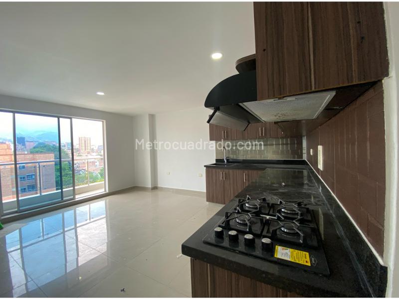 Spacious 4BR Penthouse with Terrace in Laureles - 3