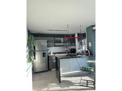 Apartamento de 2 alcobas en venta en El Poblado, Medellín, 70 m² · foto 2 de 20