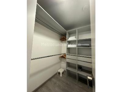 Apartamento de 2 alcobas en venta en El Poblado, Medellín, 70 m² · foto 18 de 20