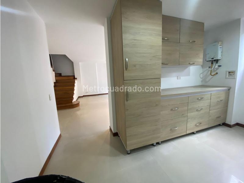 Apartamento de 3 Alcobas con Piscina en El Poblado - 4