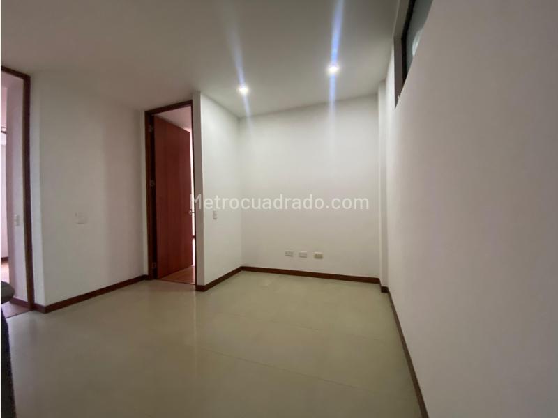 Apartamento de 3 Alcobas con Piscina en El Poblado - 8
