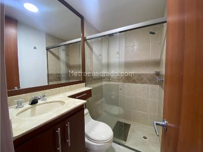 Apartamento de 3 alcobas en arriendo en El Poblado, Medellín, 120 m² · foto 11 de 16