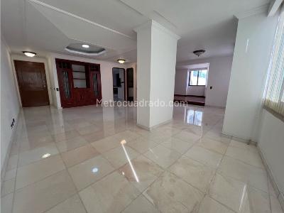 Apartamento en venta en Laureles, Medellín · foto 2 de 20