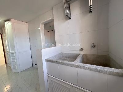 Apartamento en venta en Laureles, Medellín · foto 9 de 20
