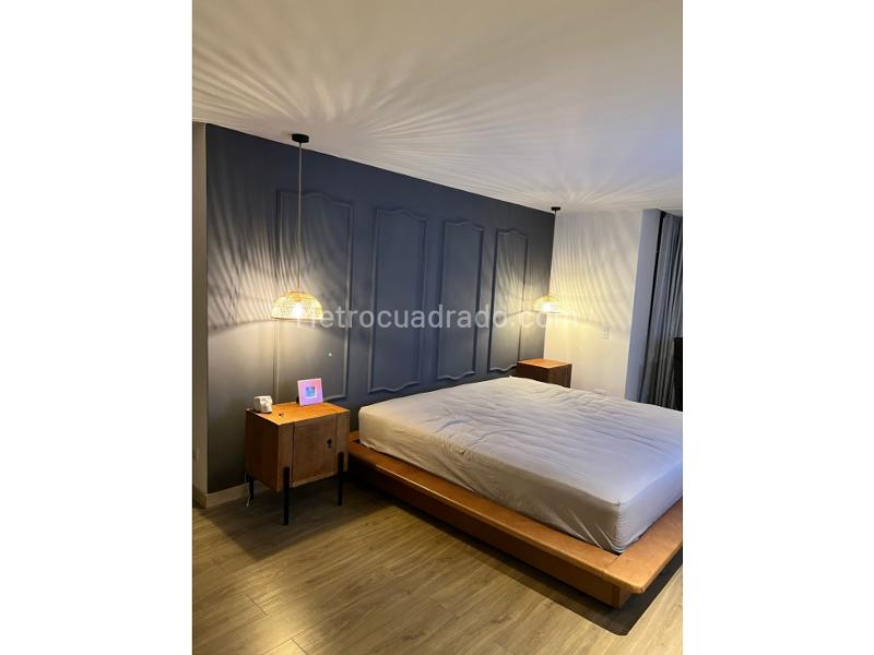 Apartamento de 4 Alcobas con Balcones y Amenidades en El Poblado - 2