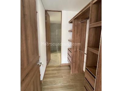 Apartaestudio en venta en El Poblado, Medellín, 71 m² · foto 4 de 10