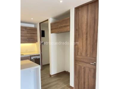 Apartaestudio en venta en El Poblado, Medellín, 71 m² · foto 6 de 10