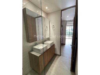 Apartaestudio en venta en El Poblado, Medellín, 71 m² · foto 8 de 10
