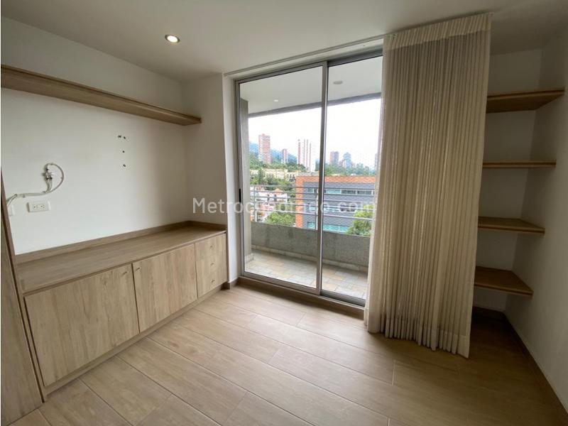 Stylish 2BR Apartment with Balcony in El Poblado - 5