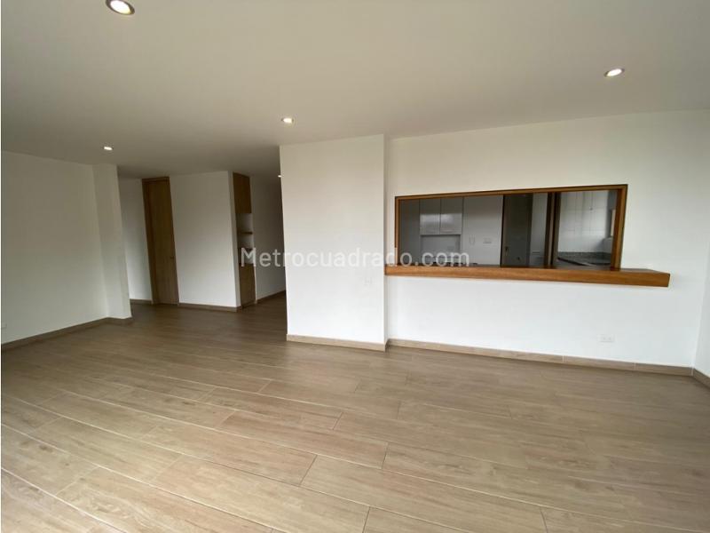 Stylish 2BR Apartment with Balcony in El Poblado - 7