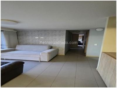 Apartamento de 3 alcobas en venta en Laureles, Medellín, 134 m² · foto 2 de 12