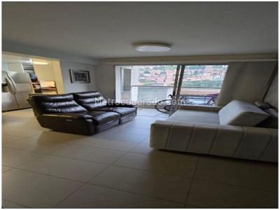 Apartamento de 3 alcobas en venta en Laureles, Medellín, 134 m² · foto 9 de 12