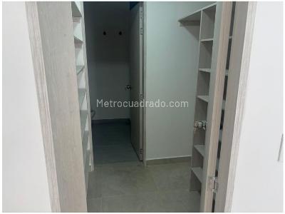 Apartamento de 3 alcobas en venta en Laureles, Medellín, 134 m² · foto 10 de 11