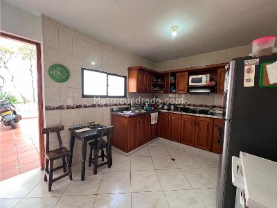 Casa de 5 alcobas en venta en Bello, Bello, 253 m² · foto 16 de 20