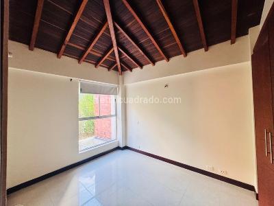 Casa de 4 alcobas en venta en Sabaneta, Sabaneta, 286 m² · foto 19 de 24