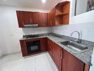 Apartamento en arriendo en Poblado, Medellín · foto 6 de 17
