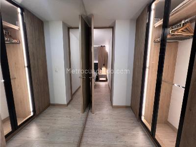 Apartamento de 3 alcobas en arriendo en Los Colores, Medellín, 100 m² · foto 10 de 20