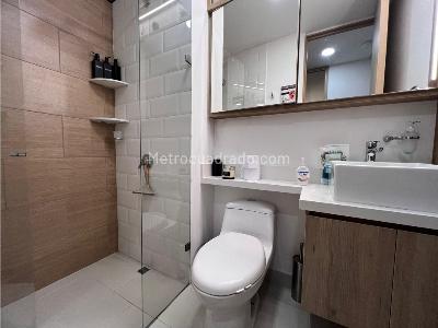 Apartamento de 3 alcobas en arriendo en Los Colores, Medellín, 100 m² · foto 18 de 20