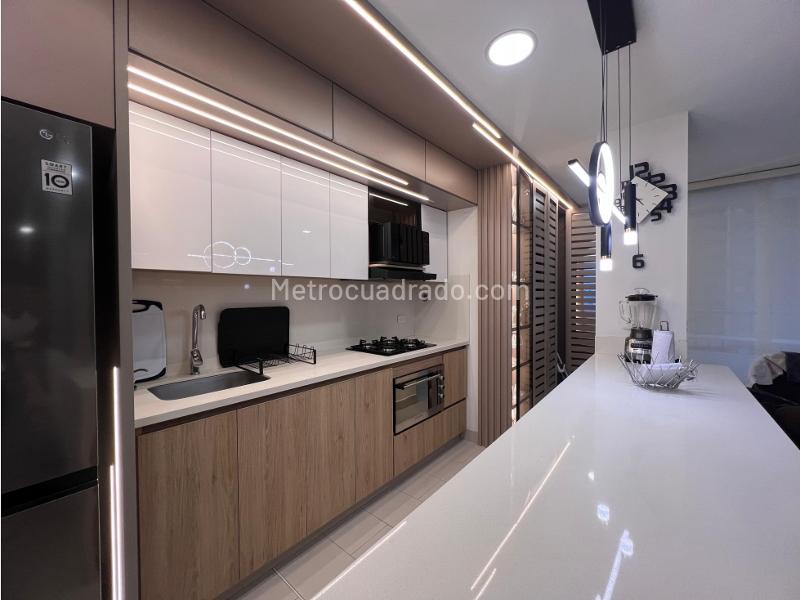 Apartamento Amoblado de 3 Alcobas en Los Colores - 3