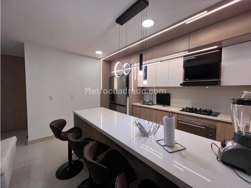 Apartamento Amoblado de 3 Alcobas en Los Colores - 5