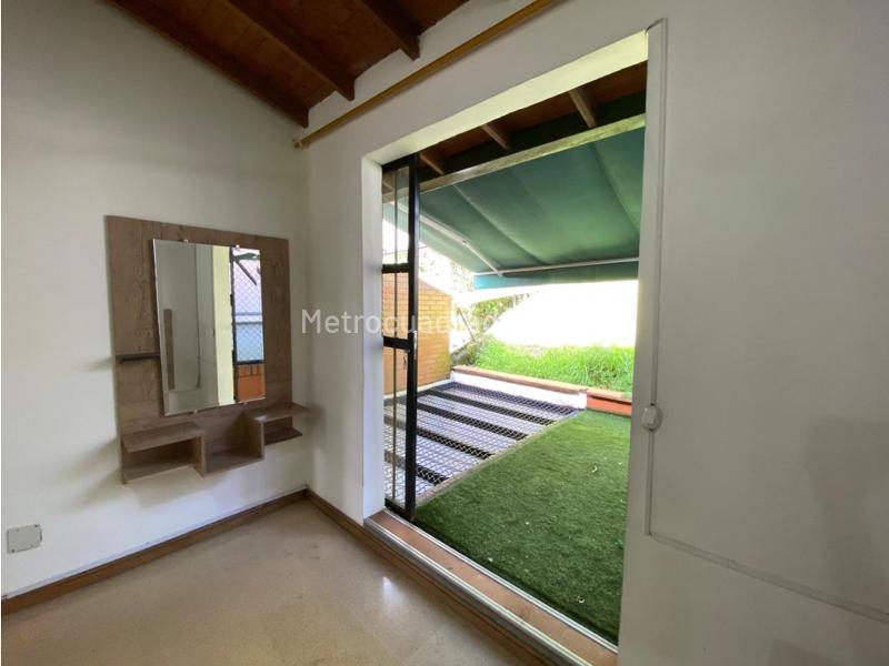 Spacious 4BR House with Amenities in Calasanz - 4