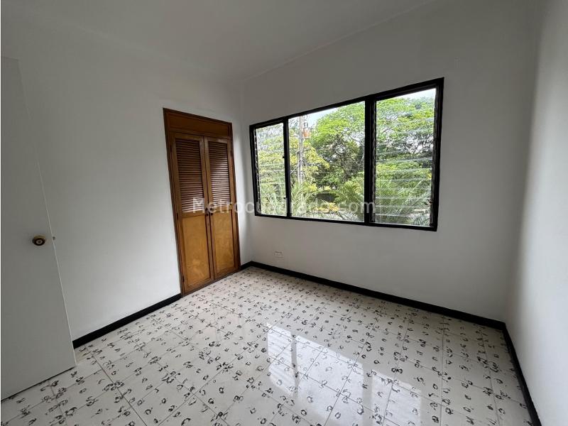 Comfortable 4BR Apartment in Laureles - 6