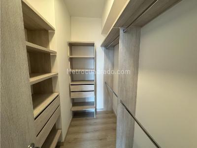 Apartamento de 2 alcobas en arriendo en El Poblado, Medellín, 94 m² · foto 11 de 18