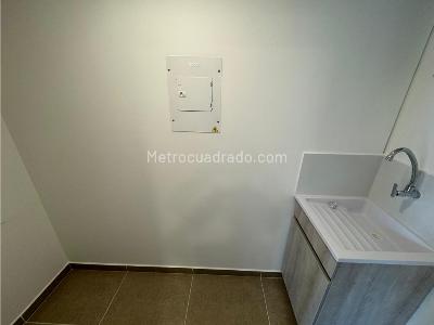 Apartamento de 2 alcobas en arriendo en El Poblado, Medellín, 94 m² · foto 13 de 18