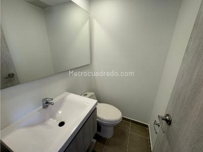 Apartamento de 2 alcobas en arriendo en El Poblado, Medellín, 94 m² · foto 14 de 18