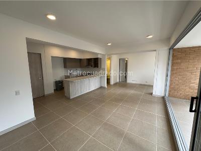 Apartamento de 2 alcobas en arriendo en El Poblado, Medellín, 94 m² · foto 2 de 18