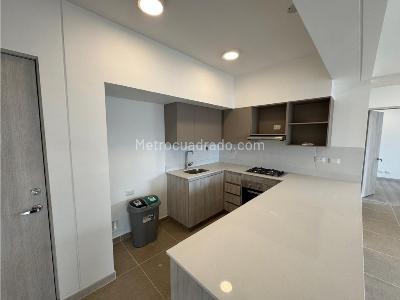 Apartamento de 2 alcobas en arriendo en El Poblado, Medellín, 94 m² · foto 3 de 18