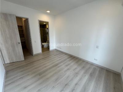 Apartamento de 2 alcobas en arriendo en El Poblado, Medellín, 94 m² · foto 9 de 18