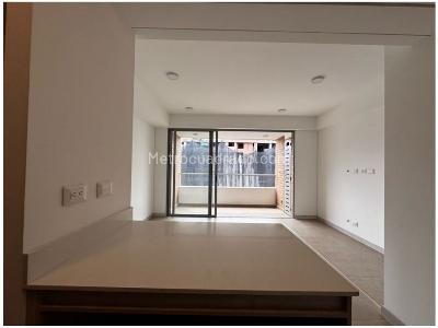 Apartamento de 2 alcobas en venta en El Poblado, Medellín, 64 m² · foto 7 de 15