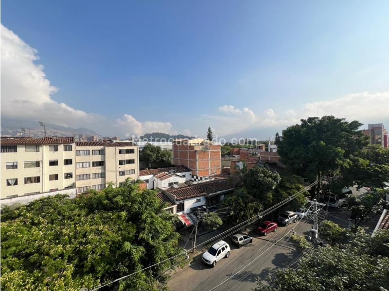 Apartamento Acogedor de 2 Alcobas en Laureles - 4