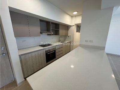 Apartamento de 3 alcobas en venta en El Poblado, Medellín, 138 m² · foto 2 de 18