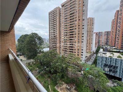 Apartamento de 3 alcobas en venta en El Poblado, Medellín, 138 m² · foto 3 de 18