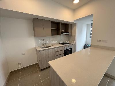 Apartamento de 3 alcobas en venta en El Poblado, Medellín, 99 m² · foto 3 de 14