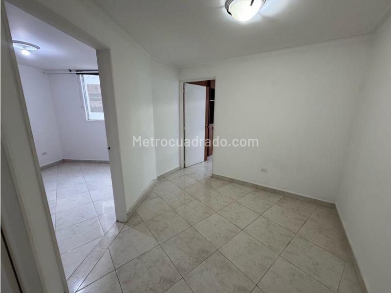 Apartamento de 2 Alcobas en Arriendo en Estadio con Balcón y Parqueadero Cubierto - 5