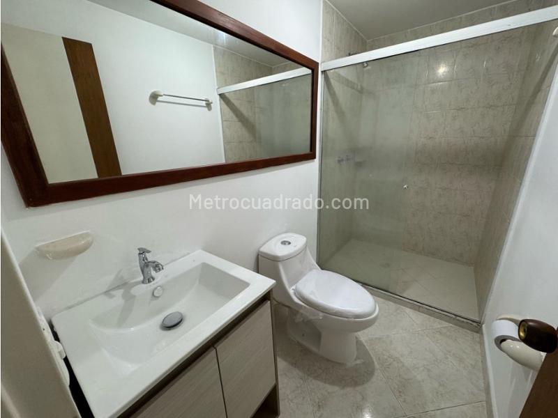 Apartamento de 2 Alcobas en Arriendo en Estadio con Balcón y Parqueadero Cubierto - 6