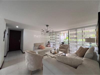 Apartamento de 3 alcobas en venta en El Poblado, Medellín, 150 m² · foto 2 de 20