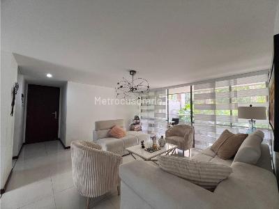 Apartamento de 3 alcobas en venta en El Poblado, Medellín, 150 m² · foto 5 de 20