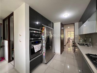 Apartamento de 3 alcobas en venta en El Poblado, Medellín, 150 m² · foto 11 de 20