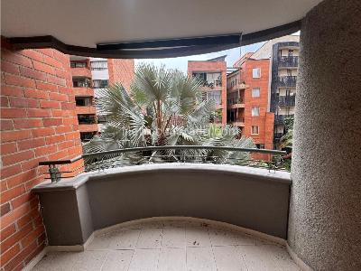 Apartamento de 3 alcobas en venta en Laureles, Medellín, 110 m² · foto 3 de 20