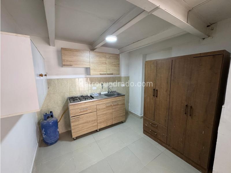 Casa Comercial de 3 Alcobas en Arriendo en San Joaquín - 2