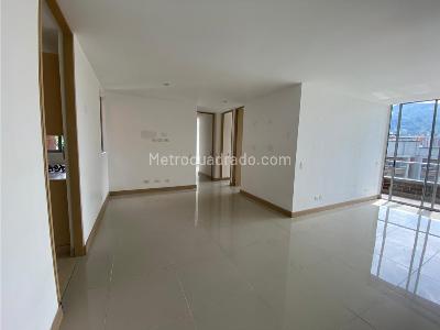 Apartamento de 3 alcobas en venta en Envigado, Envigado, 85 m² · foto 2 de 19