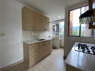 Apartamento de 3 alcobas en venta en Envigado, Envigado, 85 m² · foto 6 de 19