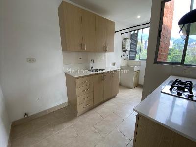 Apartamento de 3 alcobas en venta en Envigado, Envigado, 85 m² · foto 9 de 19
